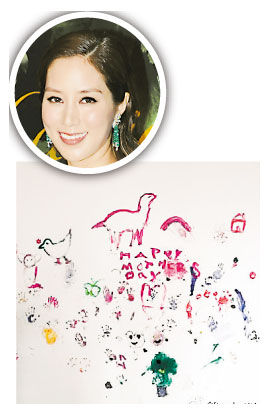 子女在墙上画上母亲节卡，徐子淇立刻与网友分享喜悦。