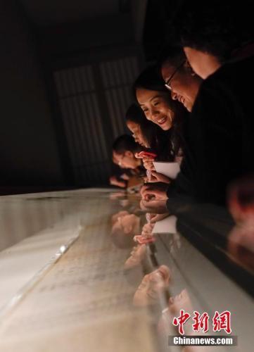 这个河南人不简单 将“李白传世唯一书迹”捐赠国家