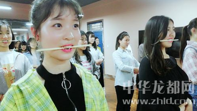 60名省运会礼仪志愿者集中培训