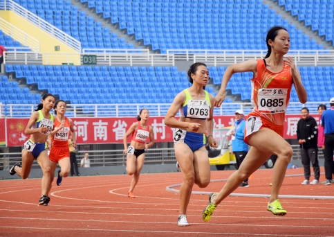 省运会青少年竞技组田径比正式开赛