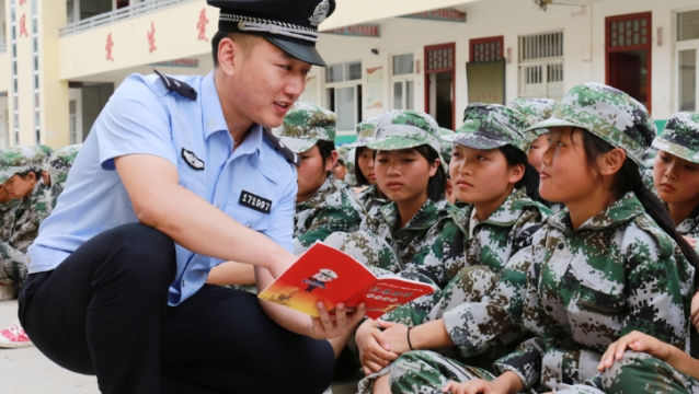 扫黑除恶宣传进校园