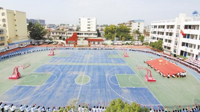 我与祖国共奋进 青春不负追梦人