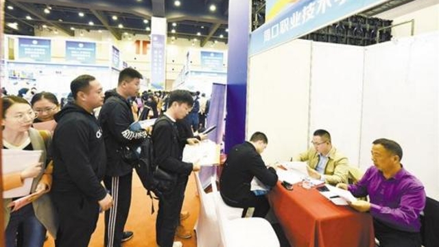 周口在郑州“招才引智”