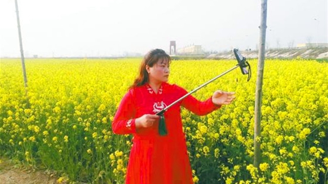 油菜花开美乡村