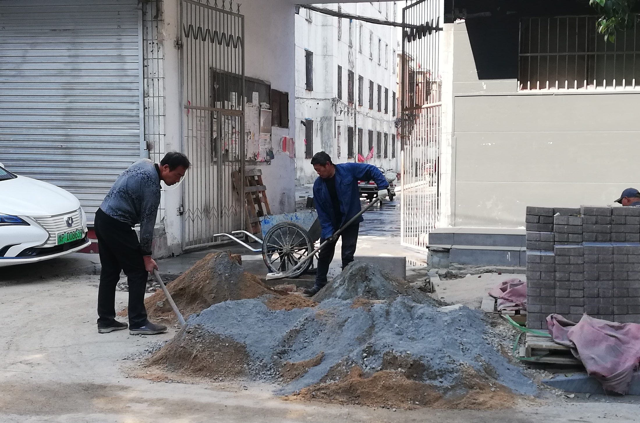 周口市中心城区122个老旧小区改造配套基础设施工程正在火热进行中