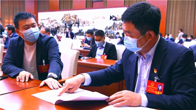 周口市人大代表热议政府工作报告