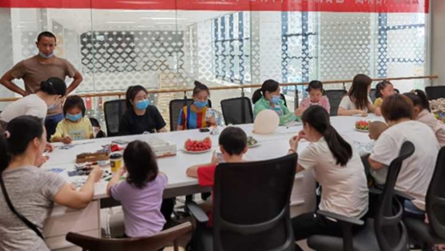 现场做香包 快乐迎端午