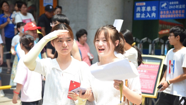 周口市高考首场考试结束  考生们状态良好