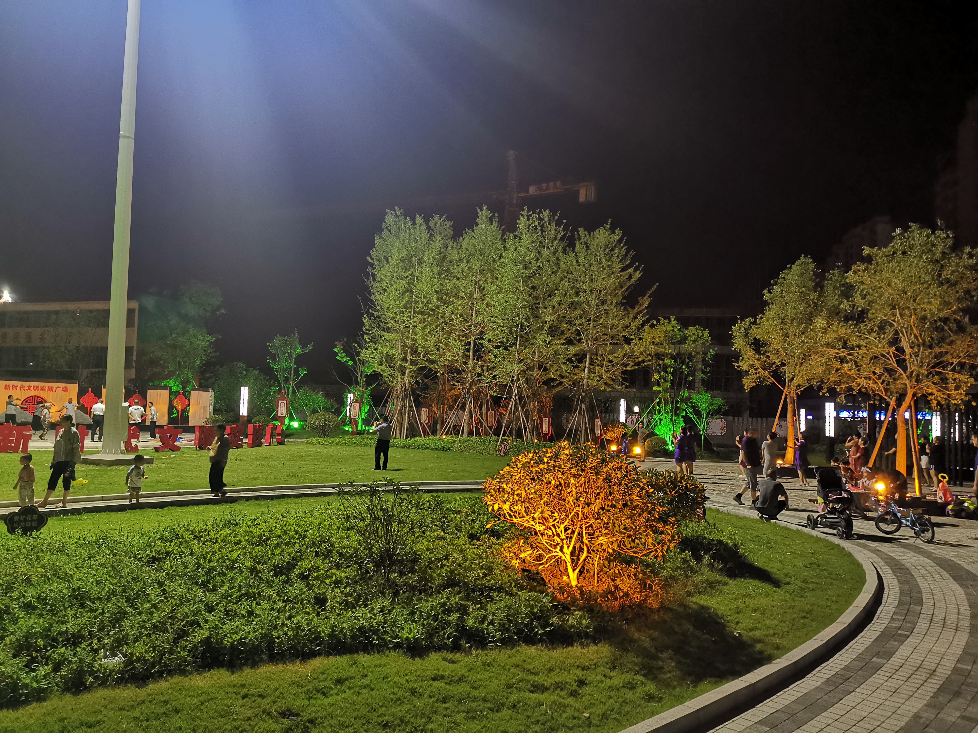 街头小游园 纳凉好去处