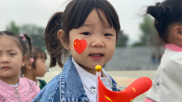祖国的“花朵”迎国庆