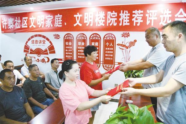 努力把万人大社区建成周口“创文”示范社区