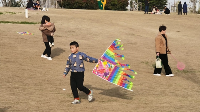 三月踏青正当时