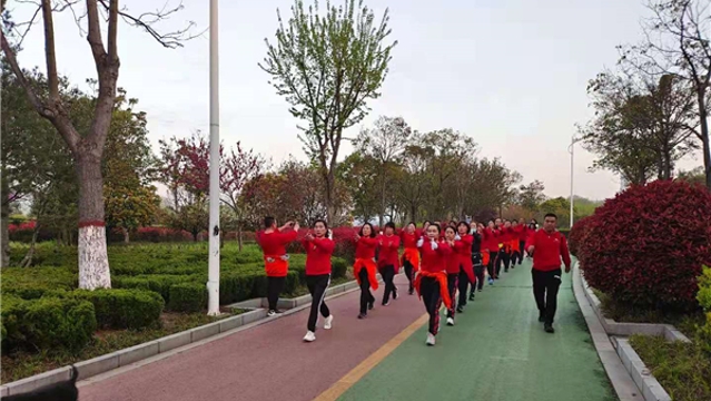 健步走出精气神