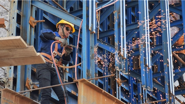 七一路跨沙颍河大桥工程如火如荼建设中