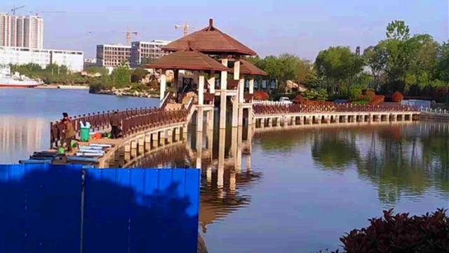 周口公园维修水上栈道