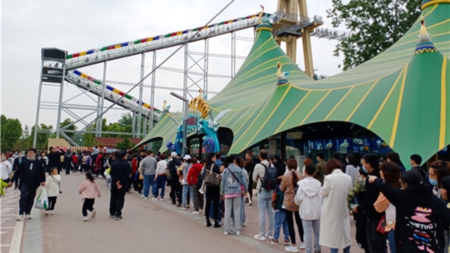 五一假期游玩欢乐多 周口野生动物世界人气旺