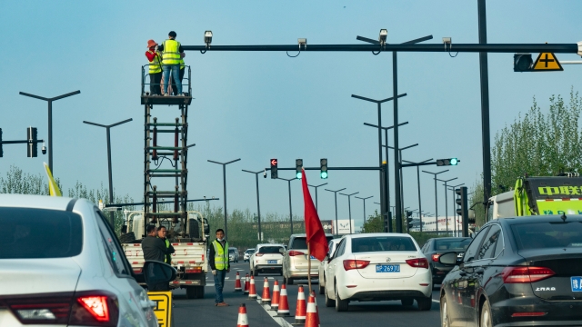 周淮大道：装上“千里眼”保交通
