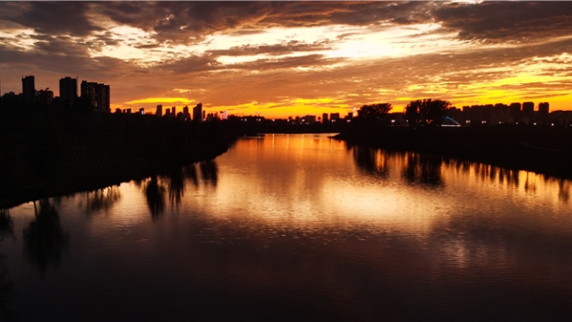 晚霞如画 绚丽旖旎