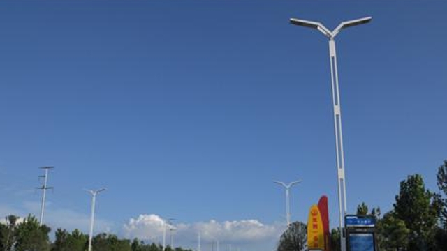 台风匆匆走 白云悠悠来