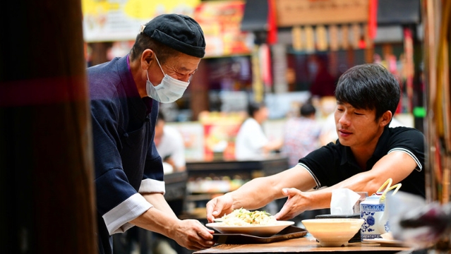 周口堂食在疫情防控下复工复产迎来“烟火味”