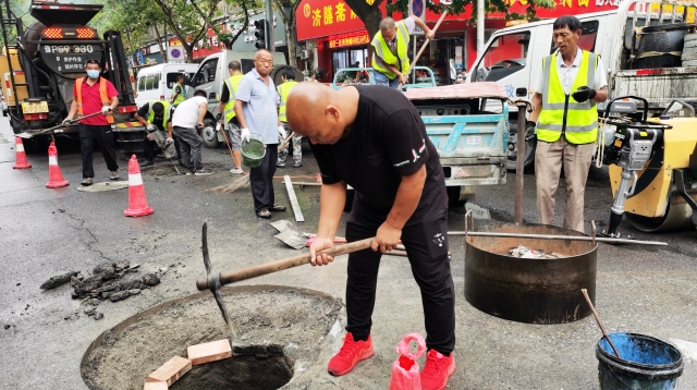 集中整治中心城区窨井盖