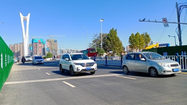 大庆路桥南头围挡己拆除