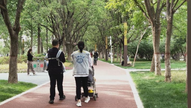 市民尽享周末时光