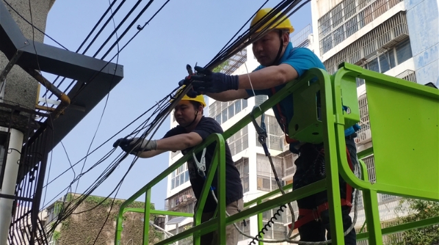 线缆整治施工忙