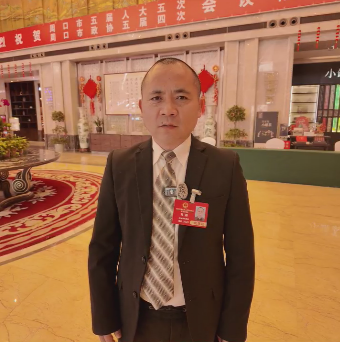 让每个孩子身上有汗，眼里有光，一生向阳