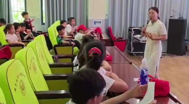 周口报业鹿邑小记者参加青少年品格必修课