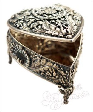 心形珠宝盒/RARE 14000元