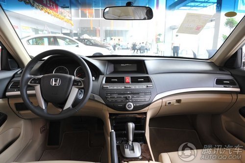 本田 雅阁2.4 LX 到店实拍