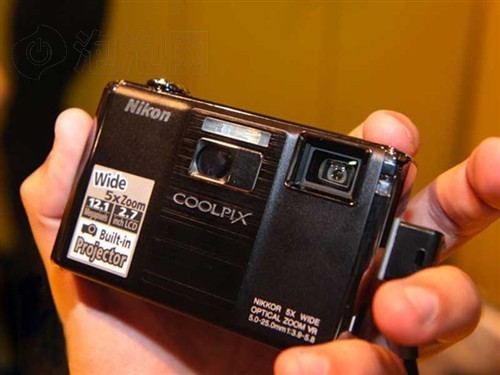 入门级卡片相机尼康S1000pj仅售1965元