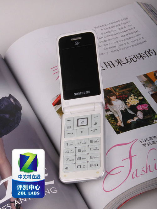 天翼3G定制+素雅翻盖设计 三星S559评测 