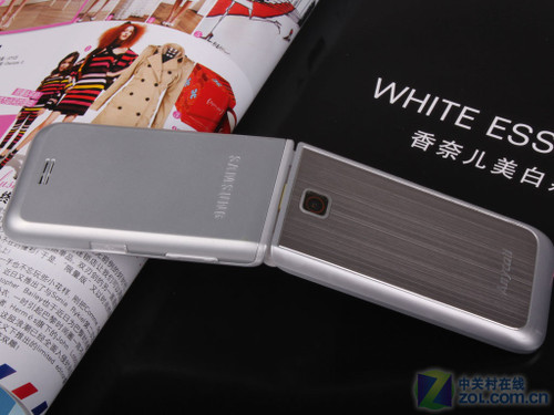 天翼3G定制+素雅翻盖设计 三星S559评测 