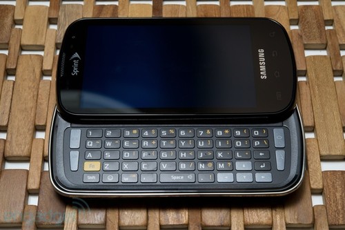 4寸大屏侧滑全键盘 三星Epic 4G初解析 