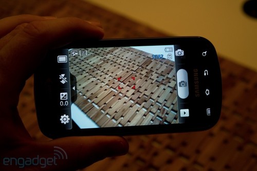 4寸大屏侧滑全键盘 三星Epic 4G初解析 