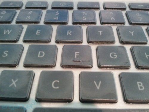 4寸大屏侧滑全键盘 三星Epic 4G初解析 