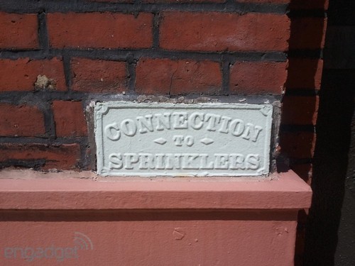 4寸大屏侧滑全键盘 三星Epic 4G初解析 