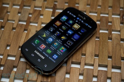 4寸大屏侧滑全键盘 三星Epic 4G初解析 