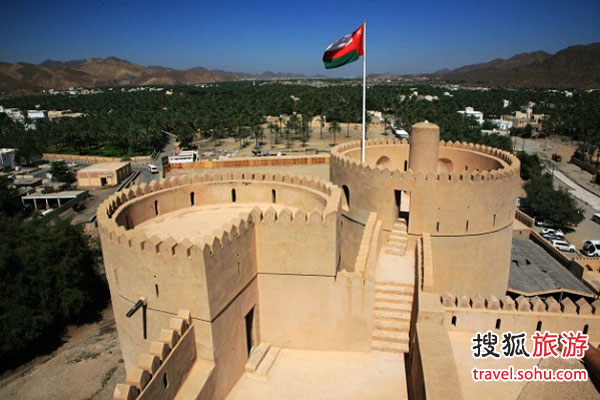 到阿曼旅游一定不能错过古堡
