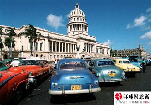 哈瓦那街头的老爷车
