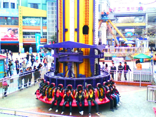 新浪旅游配图:刺激的游戏 摄影:浅陌影影