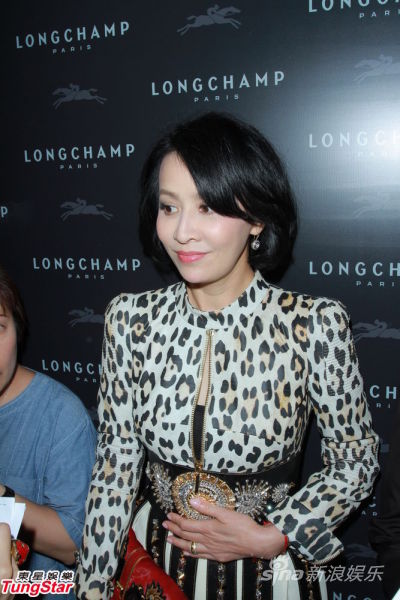 刘嘉玲赞梁朝伟身材好 不会替老公买内裤-中华