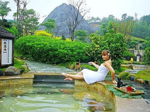 新年沐金汤 森波拉泡火山温泉