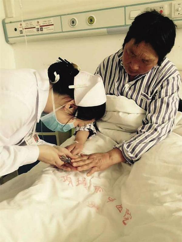 党旗辉映样样红--项城市中医院抓党建促发展纪